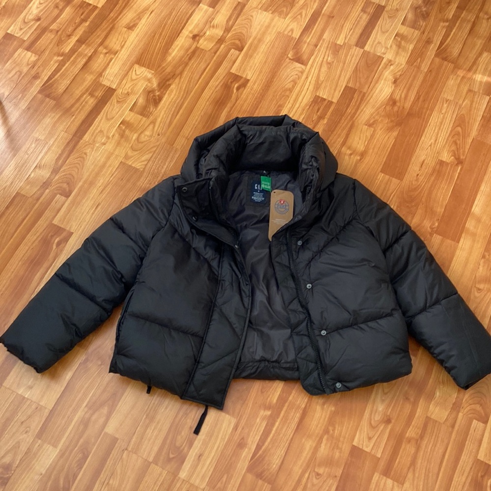 NWT Gap puffer black Jacket